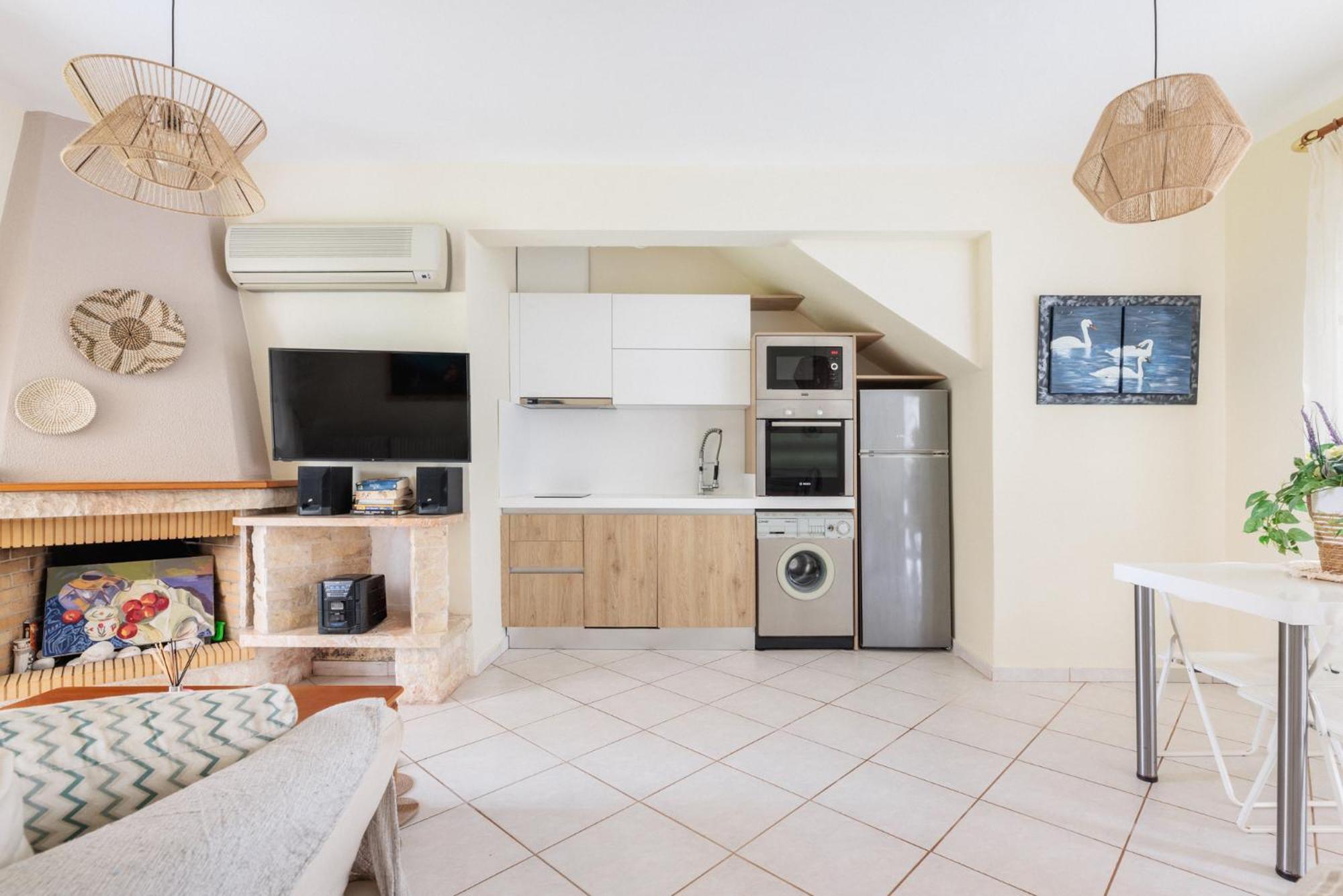 Apartment Next To The Sea Paralia Dionysiou Exteriör bild